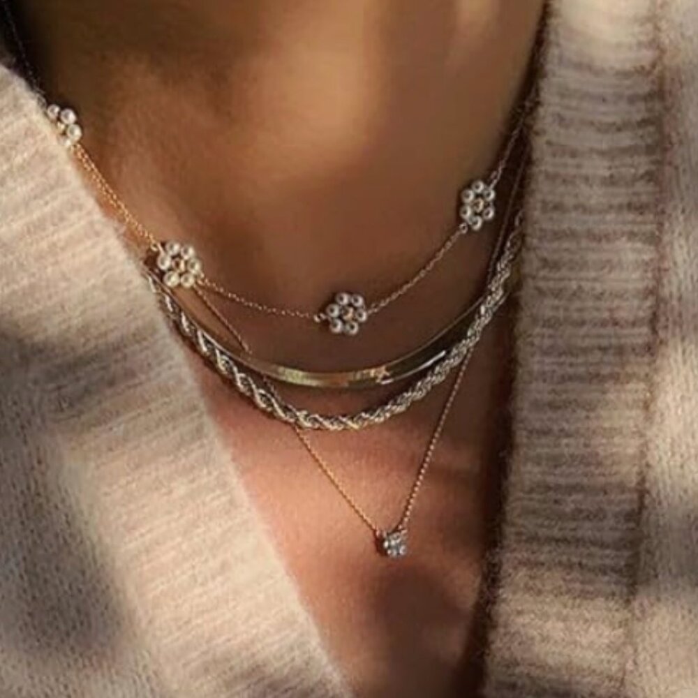 Flowers Pearl Gold Necklace